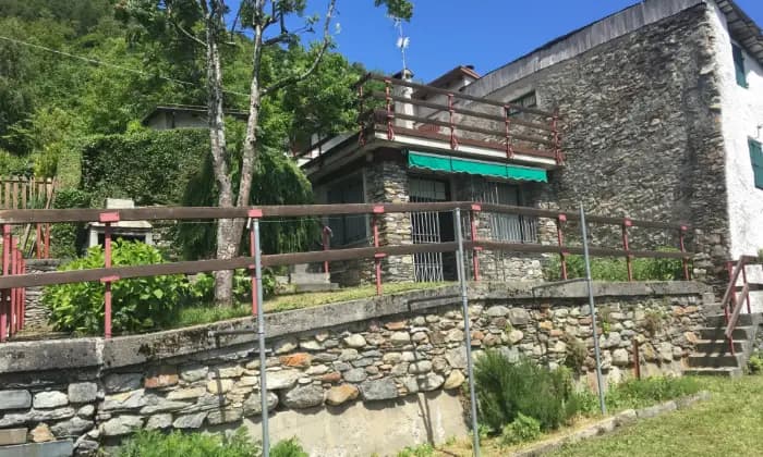 Rexer-Montagna-in-Valtellina-Casa-in-montagna-in-vendita-GIARDINO
