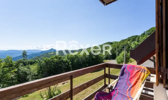 Rexer-Zerba-Appartamento-con-deliziosa-vista-sui-colli-piacentini-Per-amanti-della-natura-e-della-montagna-BALCONE