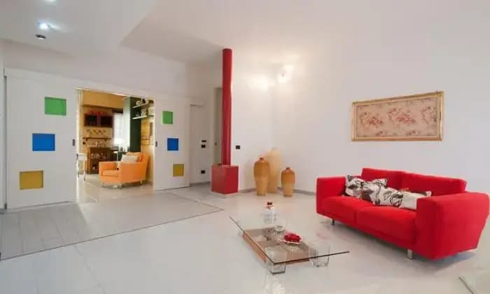 Rexer-Cassano-delle-Murge-Appartamento-con-veranda-ristrutturato-SALONE