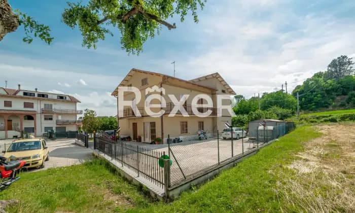 Rexer-Sassoferrato-Casa-indipendente-in-uno-dei-borghi-pi-belli-dItalia-ESTERNO