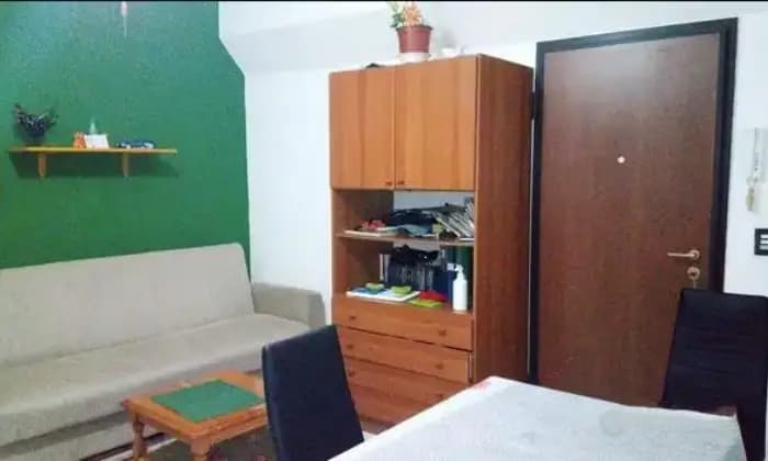 Rexer-Canzo-Appartamento-in-vendita-in-via-Monsignore-Giovanni-Longoni-a-Canzo-SALONE
