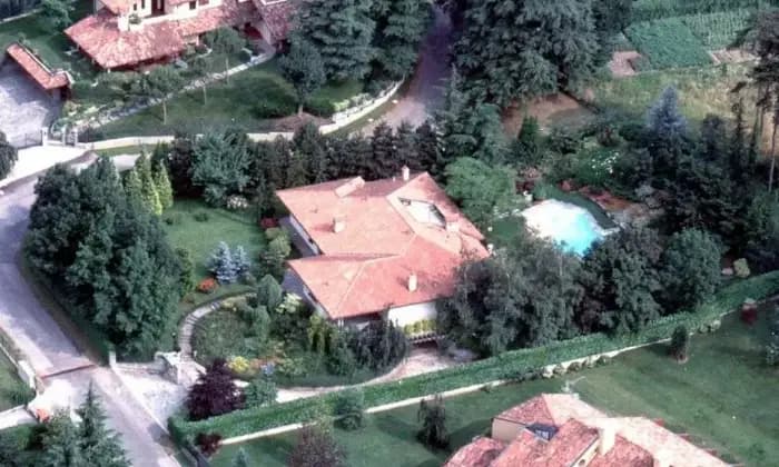 Rexer-Cassago-Brianza-Vendesi-due-appartamenti-in-prestigiosa-villa-con-piscina-completamente-arredata-Vista