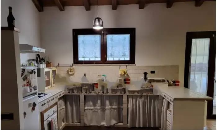 Rexer-Velletri-Casa-indipendente-in-vendita-nel-Centro-Storico-Velletri-RM-Cucina