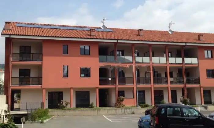 Rexer-Torre-Pellice-Bilocale-via-Guardia-Piemontese-Centro-Torre-Pellice-Garage
