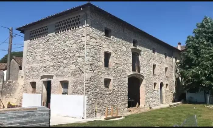 Rexer-Pozzuolo-del-Friuli-Casa-abitabile-con-rustico-in-vendita-a-Pozzuolo-del-Friuli-Giardino