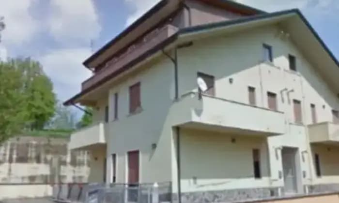 Rexer-Ceccano-Intero-edificio-in-vendita-in-via-Casette-Ceccano-Giardino