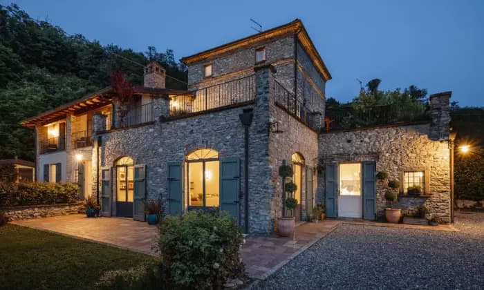 Rexer-Gropparello-Villa-in-vendita-in-via-Gavazzini-Terrazzo