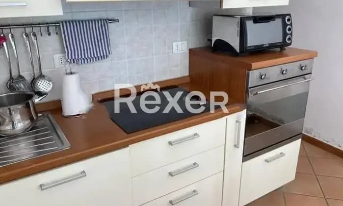 Rexer-Forte-dei-Marmi-Grazioso-appartamento-con-giardino-in-via-Matteo-Civitali-Cucina