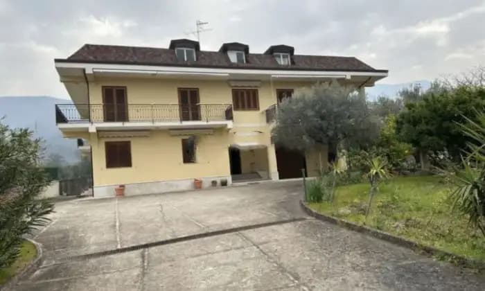 Rexer-Piedimonte-Matese-Villa-in-vendita-in-strada-Provinciale-Sannitica-Giardino