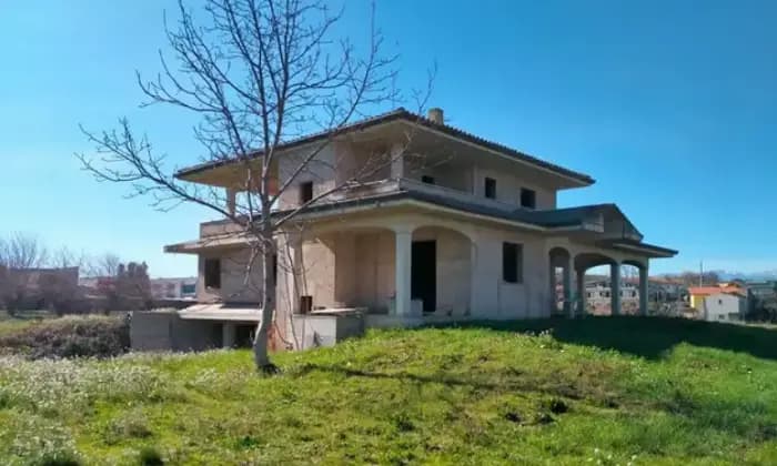 Rexer-Collecorvino-Villa-in-vendita-a-COLLECORVINO-Giardino