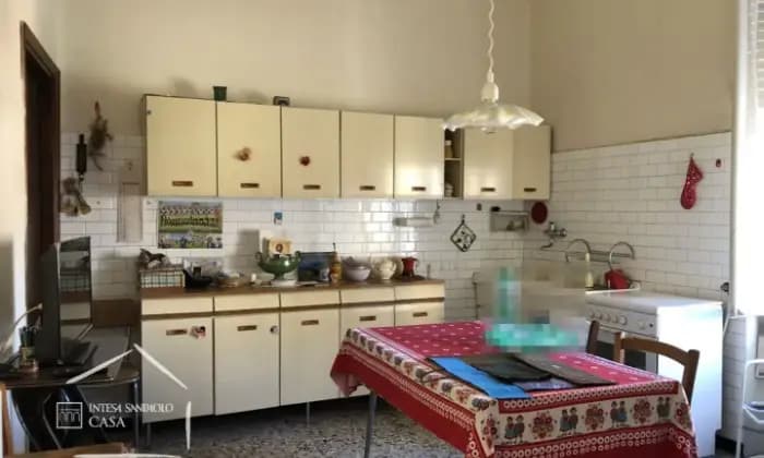 Rexer-Alessandria-Appartamento-in-edificio-depoca-con-solaio-e-cantina-Cucina