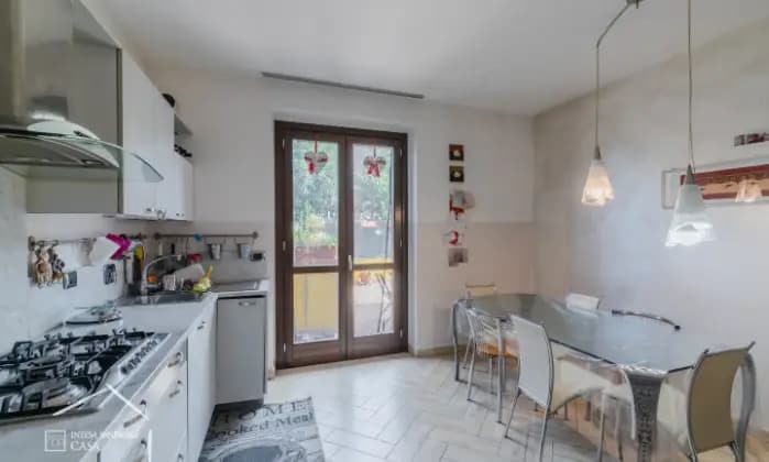 Rexer-Borgaro-Torinese-Villetta-a-schiera-con-giardino-e-box-auto-Cucina