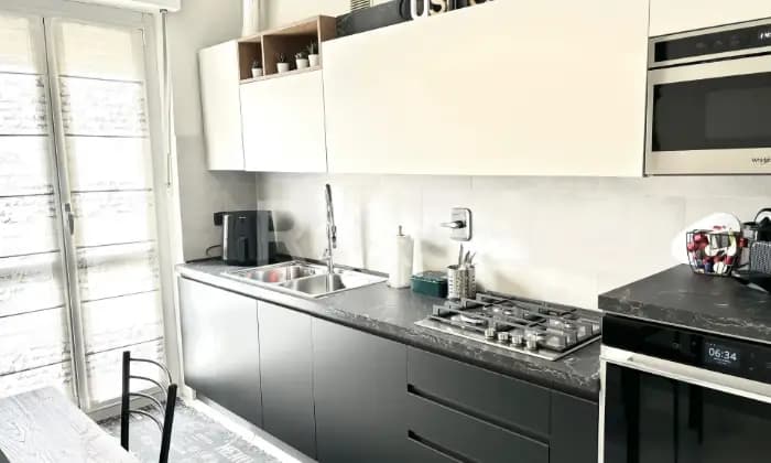 Rexer-Pianezza-Appartamento-ristrutturato-mq-con-box-auto-e-cantina-Cucina