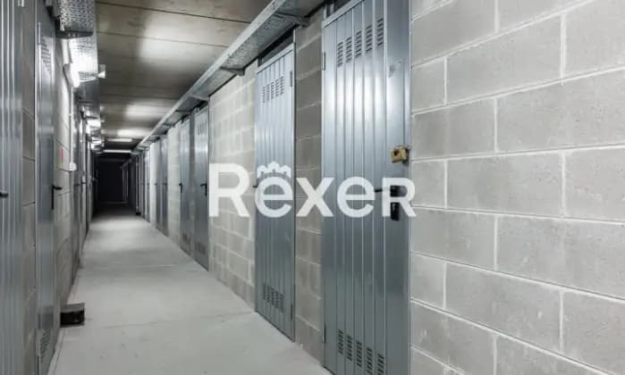 Rexer-Milano-Tre-locali-con-cantina-e-box-auto-Garage