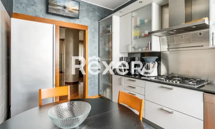 Rexer-Sesto-San-Giovanni-Trilocale-mq-con-cantina-Possibilit-acquisto-box-auto-singolo-Cucina