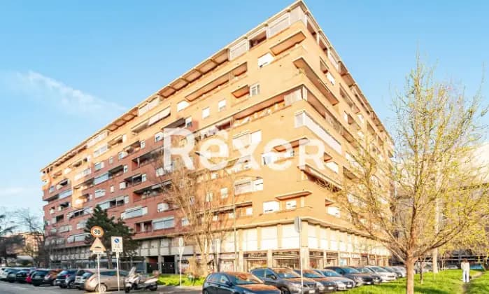 Rexer-Torino-Quadrilocale-mq-Possibilit-acquisto-posto-auto-di-propriet-Giardino