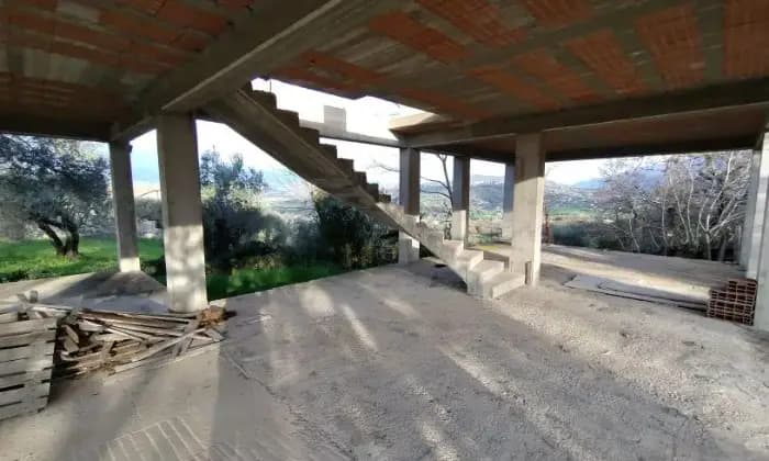 Rexer-Albanella-Rustico-in-costruzione-con-ampio-terreno-panoramico-Terrazzo