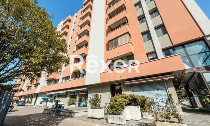Rexer-Bologna-Santa-Viola-via-Speranza-Appartamento-mq-con-balcone-e-cantina-Possibilit-acquisto-box-Terrazzo