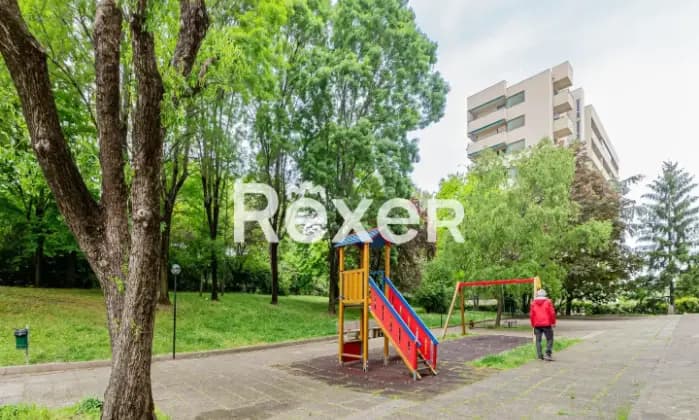 Rexer-Bologna-Appartamento-di-mq-con-due-camere-e-due-bagni-Giardino
