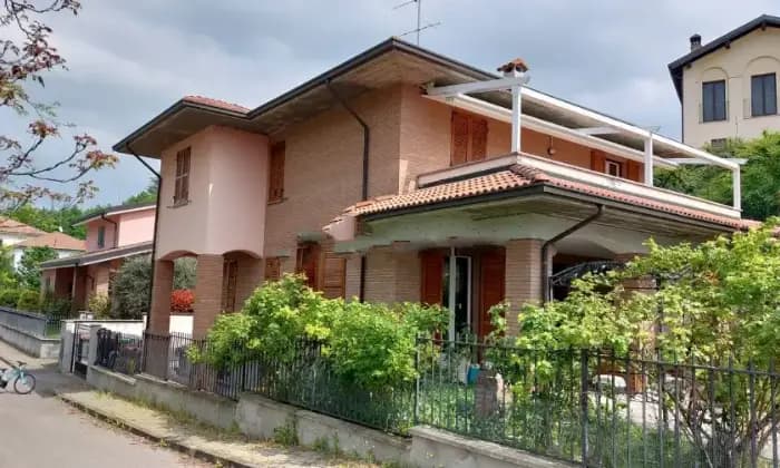 Rexer-Montebello-della-Battaglia-Villa-in-vendita-in-strada-Nuova-Terrazzo