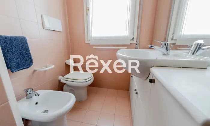 Rexer-Bologna-Zona-Irnerio-via-Finelli-Appartamento-mq-con-balcone-e-cantina-Bagno
