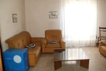 Rexer-Vittoria-Appartamento-in-vendita-via-Bixio-Vittoria-SALONE