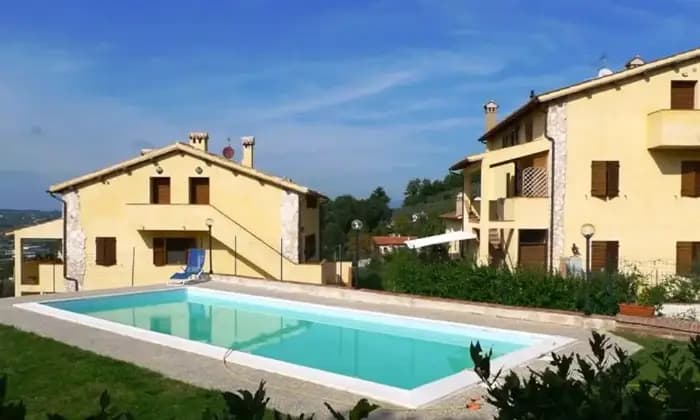 Rexer-Spoleto-Appartamento-in-zona-residenziale-a-Spoleto-SALONE