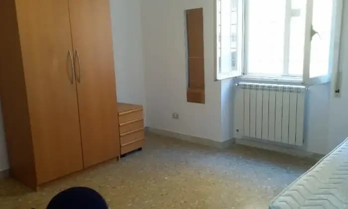 Rexer-Roma-Appartamento-per-tre-studentiesse-Universit-Cattolica-CAMERA-DA-LETTO
