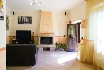 Rexer-Canale-Monterano-Vendo-appartamento-nel-fantastico-borgo-di-Canale-Monterano-SALONE