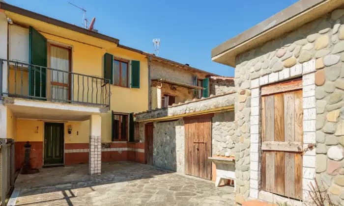 Rexer-Filattiera-CASA-DI-CAMPAGNA-RISTRUTTURATA-CON-TERRENO-ALTRO