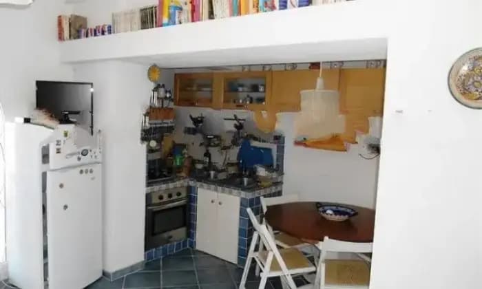 Rexer-Ischia-Bilocale-in-affitto-CUCINA