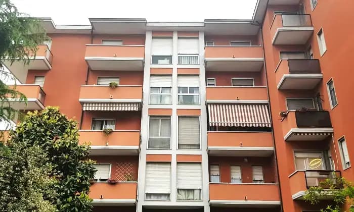 Rexer-Mortara-GRAZIOSO-QUADRILOCALE-CON-BOX-E-CANTINA-CONDOMINIO