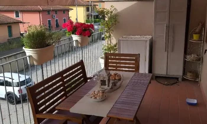 Rexer-Santa-Croce-sullArno-Appartamento-su-due-piani-con-mansarda-e-balcone-TERRAZZO