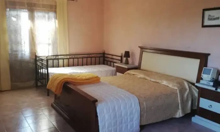 Rexer-Sirmione-Afiitto-Villa-plurifamiliare-via-Chiodi-Sirmione-CAMERA-DA-LETTO