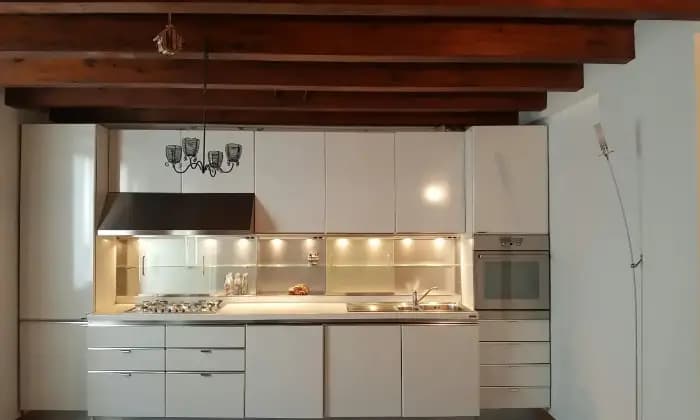 Rexer-Milano-Splendido-trilocale-Finiture-di-pregio-CUCINA