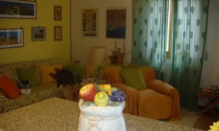 Rexer-Magliano-in-Toscana-Appartamento-in-villa-quadrifamigliare-SALONE