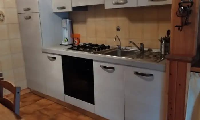 Rexer-San-Giacomo-Filippo-Vendo-appartamento-su-due-livelli-Cucina