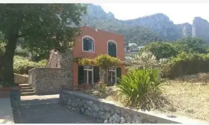 Rexer-Capri-Villa-con-giardino-GIARDINO
