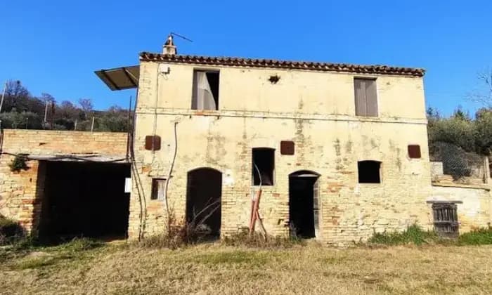 Rexer-Massignano-Casa-colonica-e-terreno-in-vendita-in-contrada-marezi-ALTRO