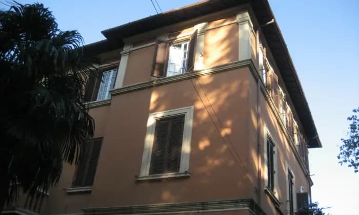 Rexer-Roma-Appartamento-in-Villino-depoca-ESTERNI