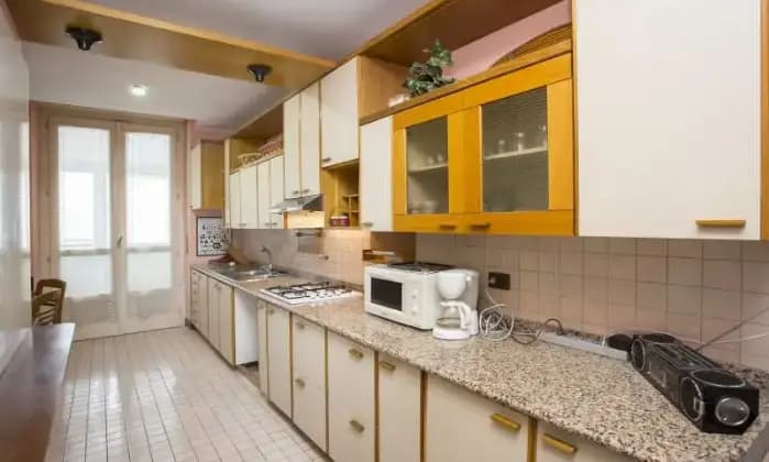 Rexer-Torino-In-affitto-appartamento-ideale-per-vacanza-CUCINA