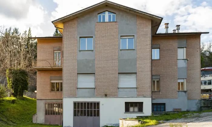 Rexer-Urbino-Edificio-multiuso-alle-porte-di-Urbino-ALTRO
