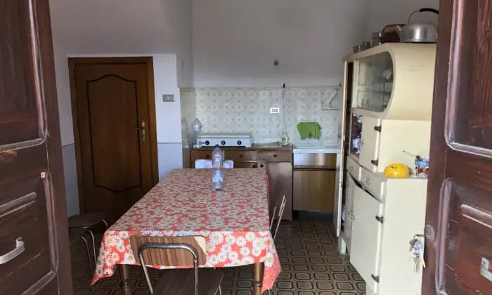 Rexer-San-Mauro-Castelverde-Casa-abitabile-con-terreno-CUCINA