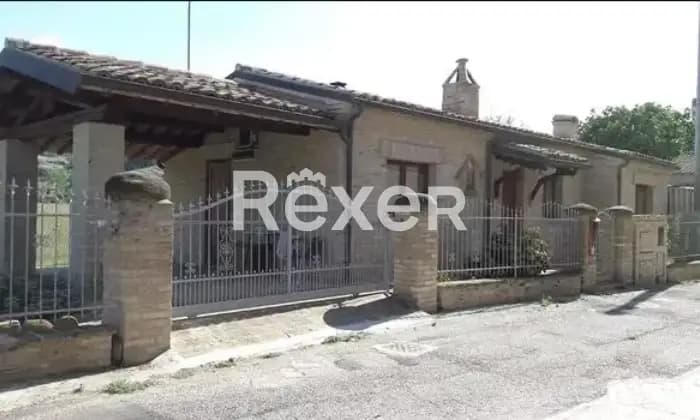 Rexer-Pesaro-Vendesi-casa-in-campagna-ALTRO