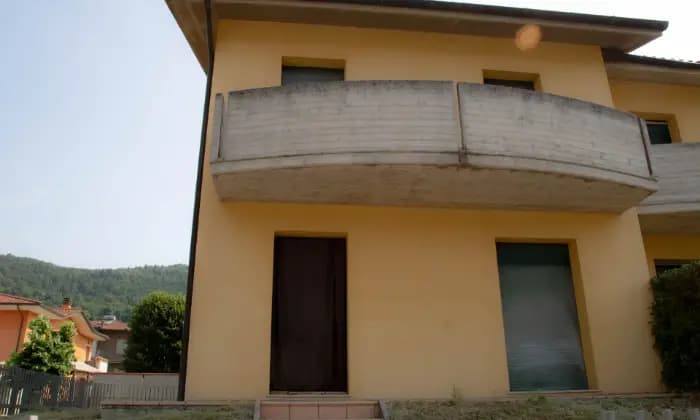 Rexer-Urbino-Ampio-appartamento-in-villetta-bifamiliare-ALTRO