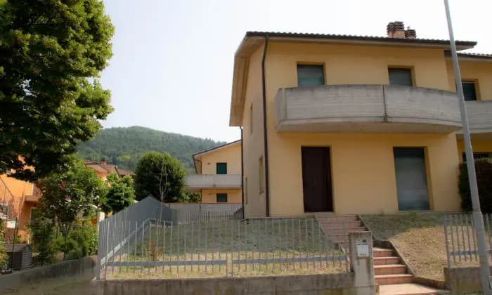 Rexer-Urbino-Ampio-appartamento-in-villetta-bifamiliare-ALTRO