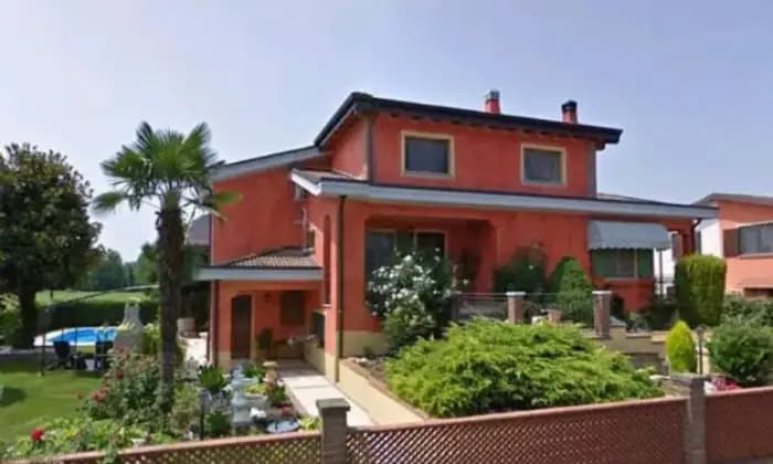 Rexer-Ricengo-Villa-in-vendita-in-via-Vimercati-Ricengo-affittata-sino-al-ALTRO