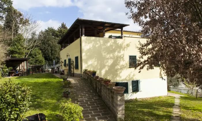 Rexer-Rignano-Flaminio-Villa-con-giardino-Giardino