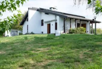 Rexer-Colloredo-di-Monte-Albano-Villa-in-vendita-in-via-Pissignano-Giardino