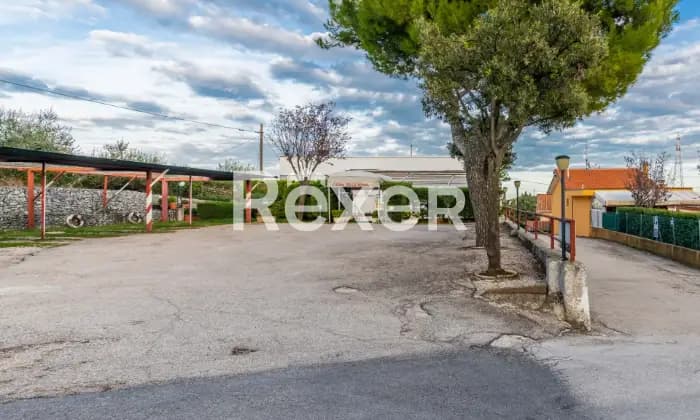 Rexer-Rimini-Ristorante-con-due-sale-ampie-cucina-attrezzata-parcheggio-e-magazzini-ESTERNO